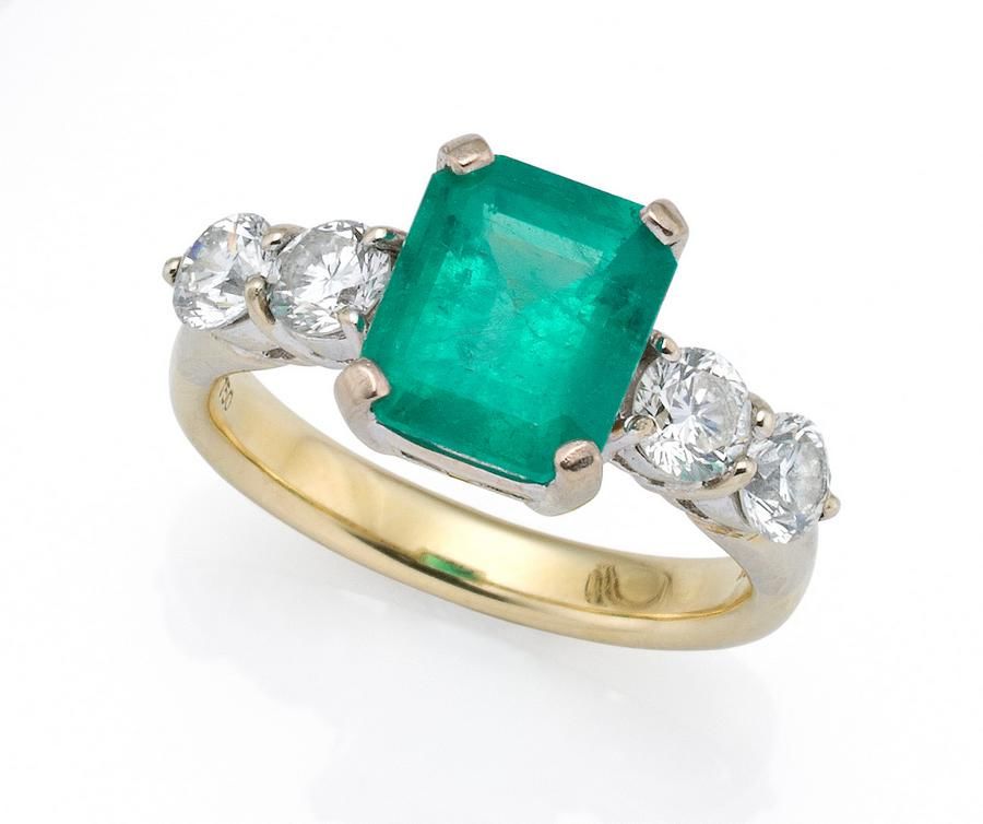 Emerald and Diamond Ring in 18ct Gold - Rings - Jewellery
