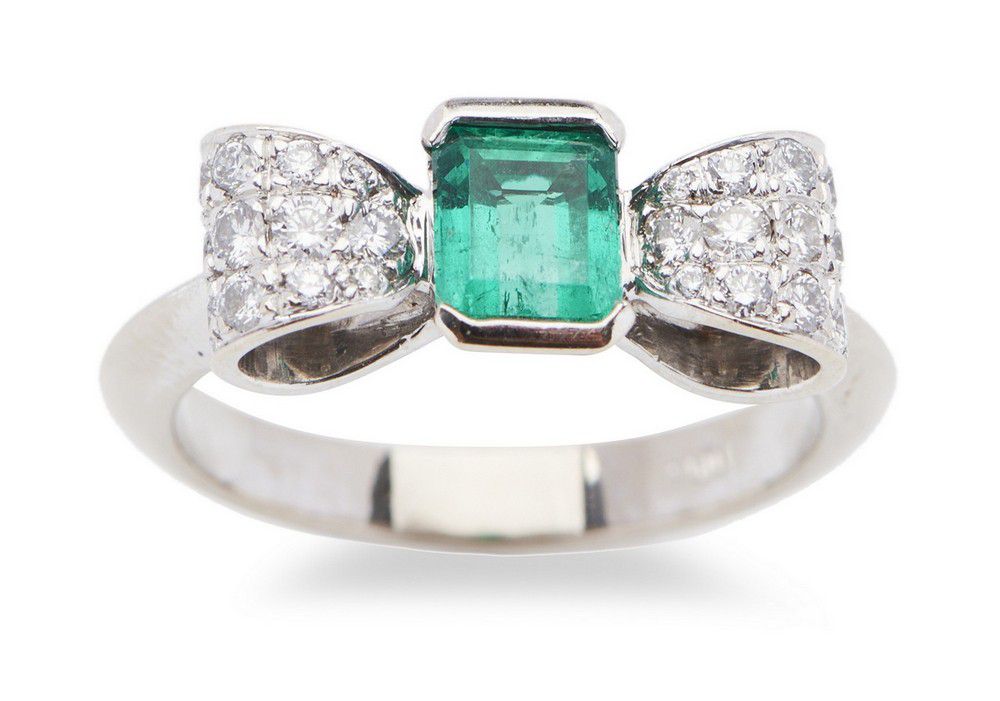 Emerald and Diamond Bow Ring in 18ct White Gold - Rings - Jewellery