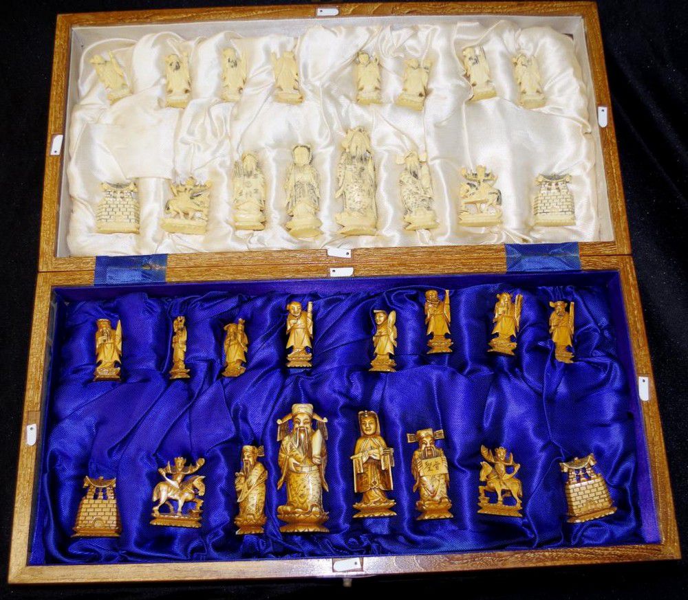 Vintage Chinese Ivory Chess Set with Case Zother Oriental