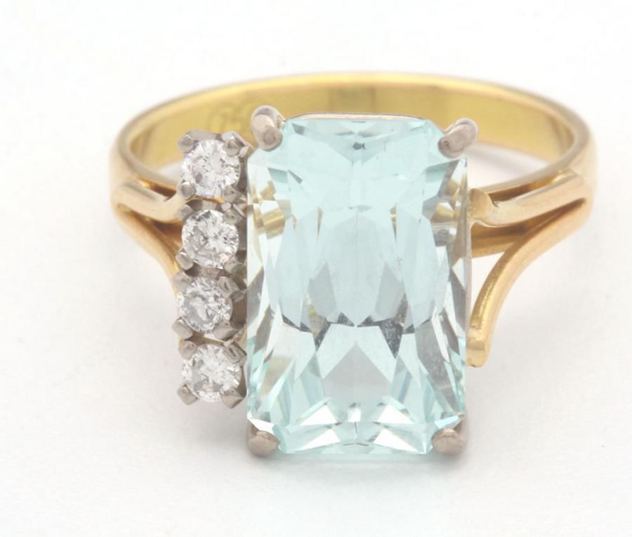 18ct Gold Aquamarine & Diamond Ring, 5.18ct Total - Rings - Jewellery