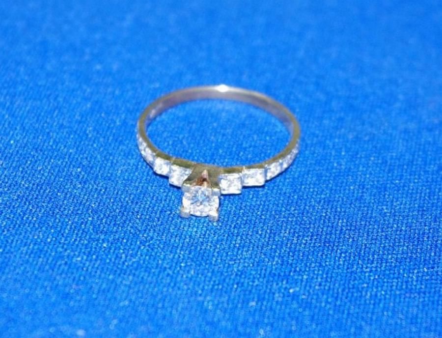14ct Gold and Diamond Ring 2.3g Rings Jewellery