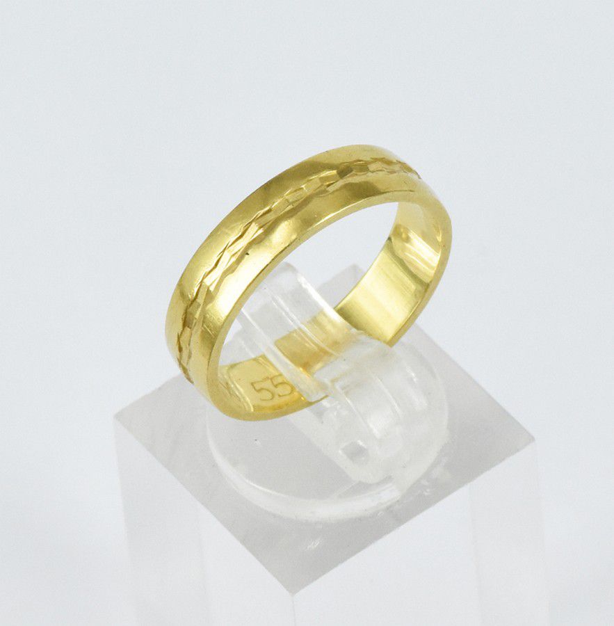 Etched 18ct Yellow Gold Wedding Ring - Size O - Rings - Jewellery