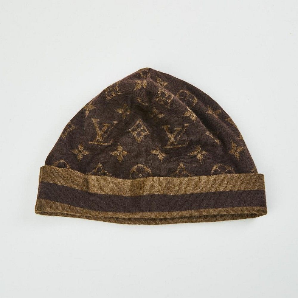 New Louis Vuitton monogram brown luxe winter hat beanie in 2023