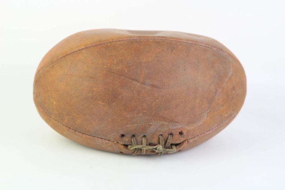 Vintage Leather Football L 29cm Sporting AFL/VFL Memorabilia