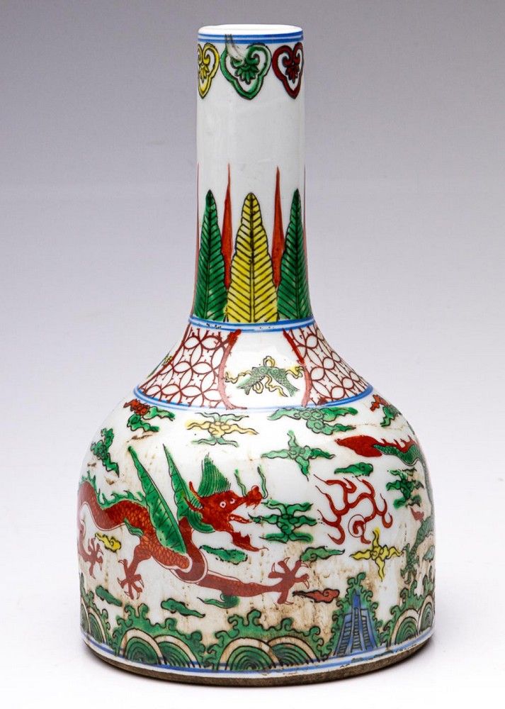 A mallet shaped dragon decorated Chinese vase, height 24 cm - Ceramics ...