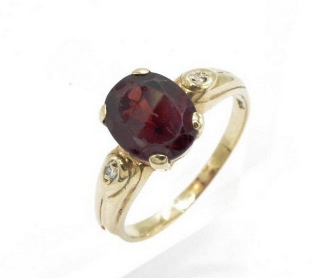 9ct Yellow Gold Garnet Ring, Size Q, Oval Cut - Rings - Jewellery