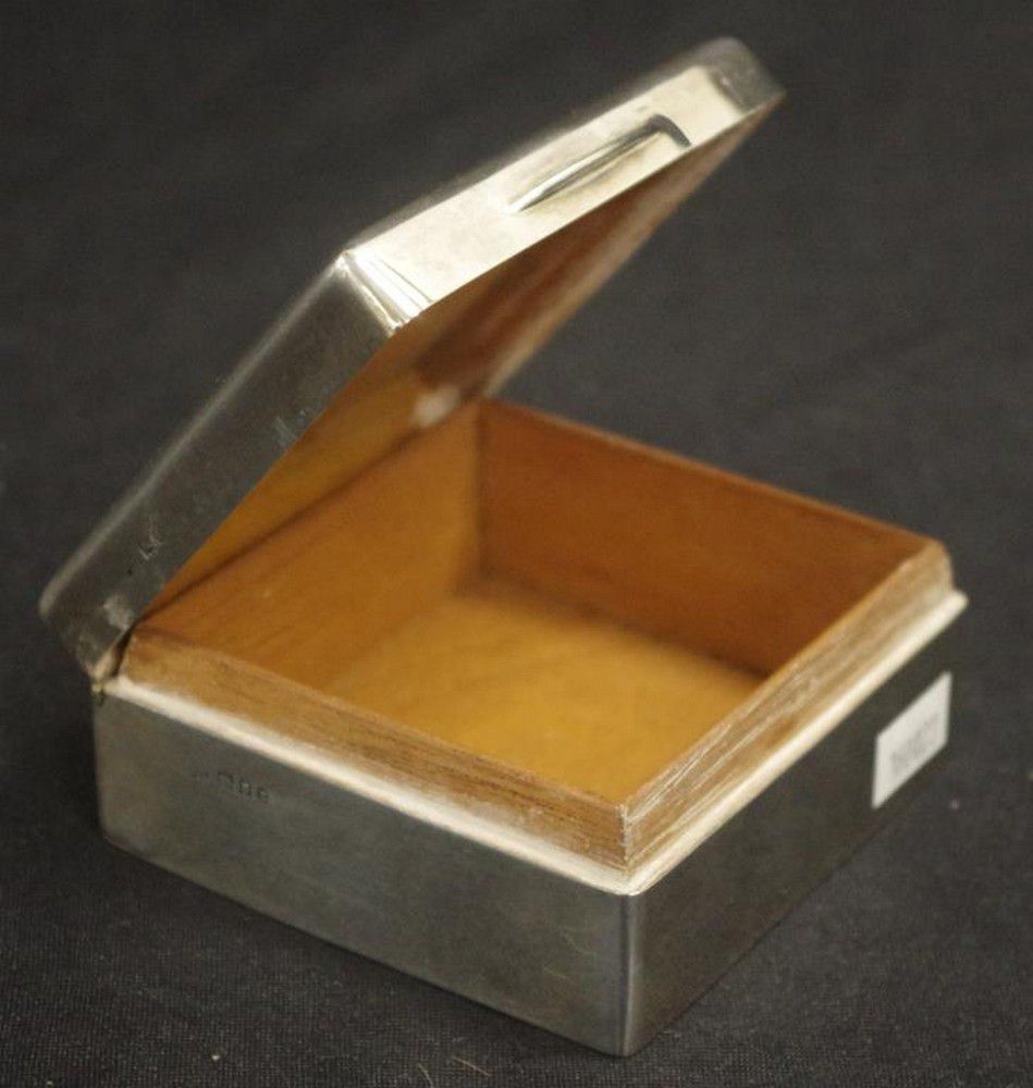 London 1920 Sterling Silver Box with Dings - Boxes, Jewellery & Trinket ...