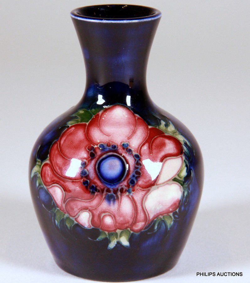 Moorcroft Anemone Vase - 1950s - Moorcroft - Ceramics