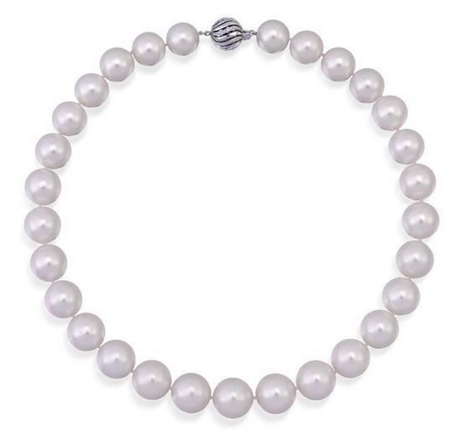 South sea pearl necklace, composed of twenty-nine cultured… - Necklace ...