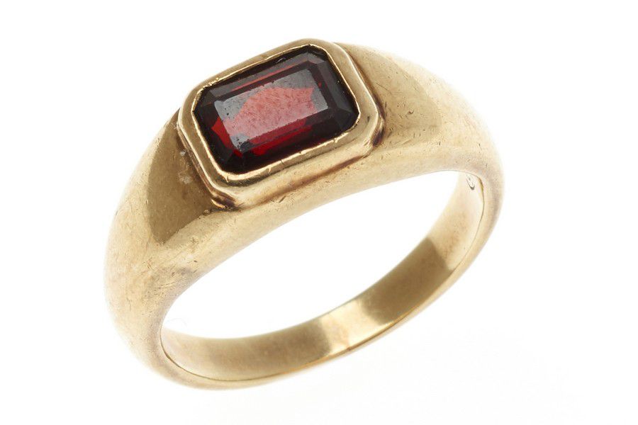 9ct Gold Red Garnet Ring, Size K - Rings - Jewellery