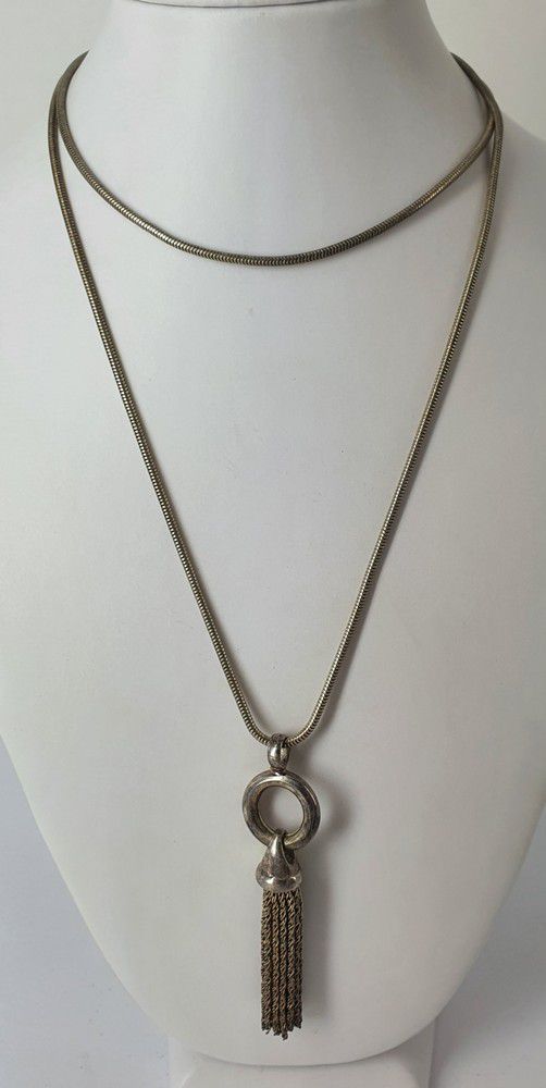 A sterling silver lariat. Weight (all in) 24.9g. - Necklace/Chain ...
