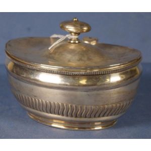 Georgian style silver plate lidded bowl, reeded decoration. No…