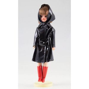 Light brown hair Sindy wearing shopping-in-the-rain with…