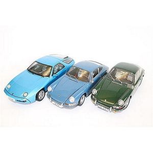 Two Autoart models, 'Porsche 928' and 'Porsche 911, and a cmc…