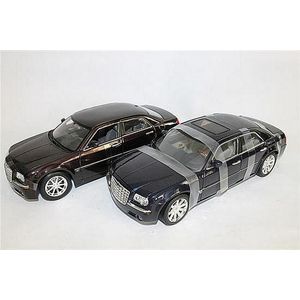 Two 'Chrysler 300C Hemi' model cars, by Maisto and Motor Max (2)