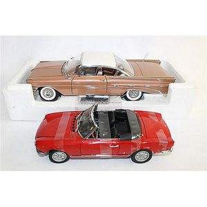 Two Sun Star models, '1959 Pontiac' and a 'Fiat 124 Sport' (2)