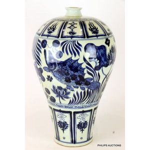 A Chinese blue and white Mei Ping vase, late 19th to early 20th…