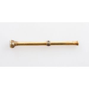 15ct propelling pencil, inset hardstone seal to the top (faults)