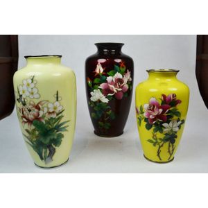 3 Japanese cloisonne floral vases height 24.5 cm (Burgundy red)…