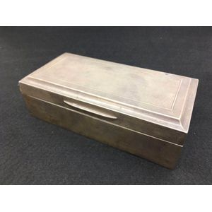 Sterling silver cigarette box, Birmingham 1929, Docker and Burn…