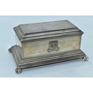 Sterling silver sarcophagus shaped presentation cigar box,…