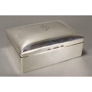 Extremely large George V sterling silver table cigarette box…
