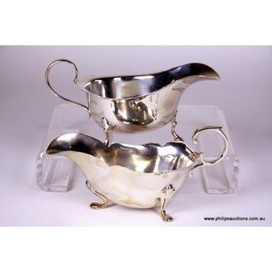 Two sterling silver gravy boats 1928/9 Birmingham, with makers'&hellip;