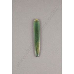 Pounamu kuru (pendant), translucent tangiwai (bowenite) with a…