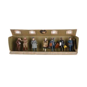 Elastolin Lineol Aereo Dromo Airport figure set. Seven painted…