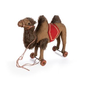 Steiff pull along camel. German, 1905-1931, button to ear,…