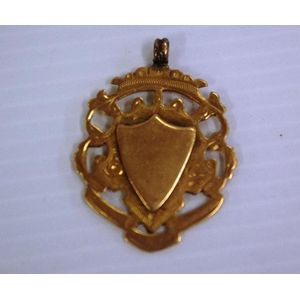 Edwardian 9ct gold fob medallion hallmarked Birmingham 1906,…