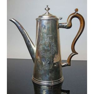 Sterling silver « à la du Belloy » Coffee pot, Paris XIXe siècle -  Ref.108099