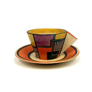 英国　クラリス・クリフ作のコーヒーセット Clarice Cliff (England) cups & saucers/trios - price guide and values