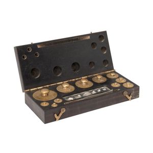 Griffin & Tatlock Ltd London boxed pharmacy weights, late 19th…