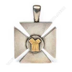 M. Sandstein (Christchurch) heavy quality silver 1883 dux medal,…