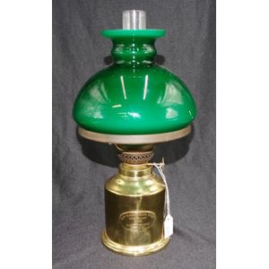 Table lamp, made of brass with opaline green glass shade. Banker's lamp. -  Catawiki