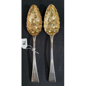 Fruit design Details about   Sterling Silver Berry Spoon Old Atlanta by Wallace Gold wash 