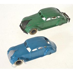 Dinky 30A Chrysler Airflow. Mid green, smooth white tyres,…