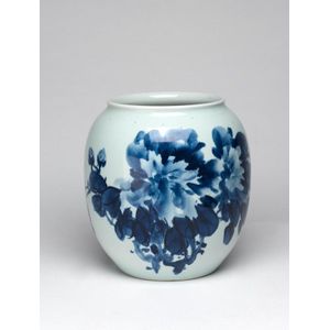 Blue & White Porcelain Jardinière - Trailing Peony Design Blue & White Porcelain Jardinière - Trailing Peony Design