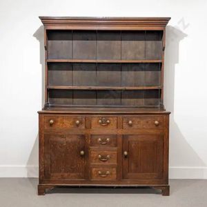 Geo III oak Welsh dresser, of traditional design, the top with&hellip;