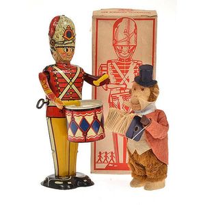 Accordian monkey, missing key and Louis Marx mechanical Drummer…