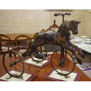 Victorian child's horse tricycle, 87 cm long, 72 cm high