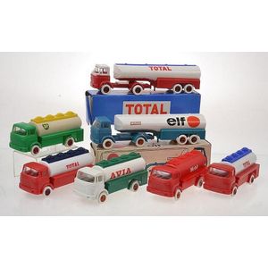 Seven Vape (France) friction plastic model petrol Tankers,…