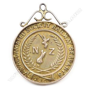 A 1930's 9ct gold 'Amalgamated Society Railways Servants' fob…
