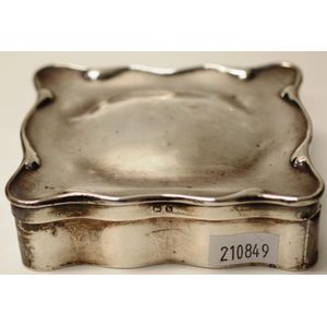 Edward VII sterling silver lidded jewellery box Birmingham 1907,…