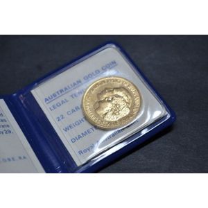 Australian $200 gold coin 1981 (Arnold Machin and Stuart Devlin…