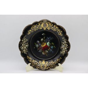 Victorian papier mache display plate, black lacqer finish with…