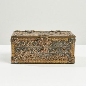 Medieval jewelry trunk with lock