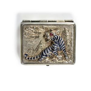 Silver gilt pill box, rectangular box with hinged cover. The…