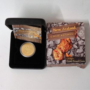 An N.Z. 2006 'Gold Rush' gold $10 proof coin, 15.554gm. of 99.…
